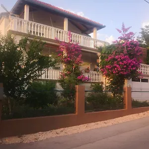 Ana Apartman Gornji Karin